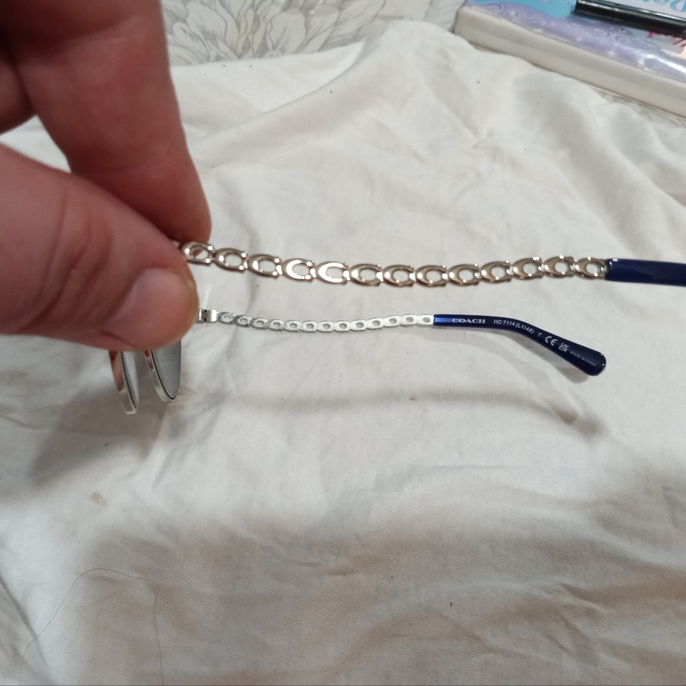 Coach sunglasses - Picture 5 of 7